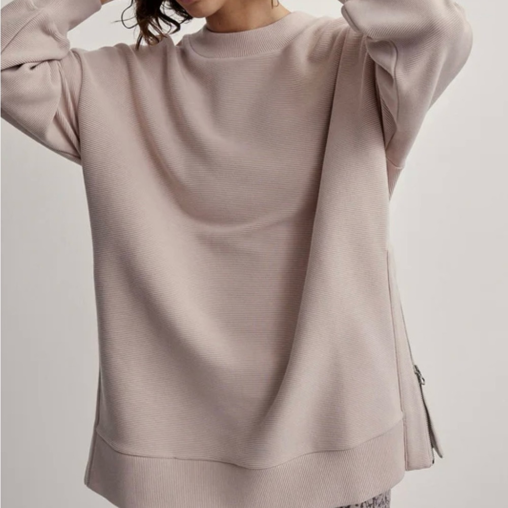 Varley Mae Boyfriend Sweat. Sizes: XS, S, M, L